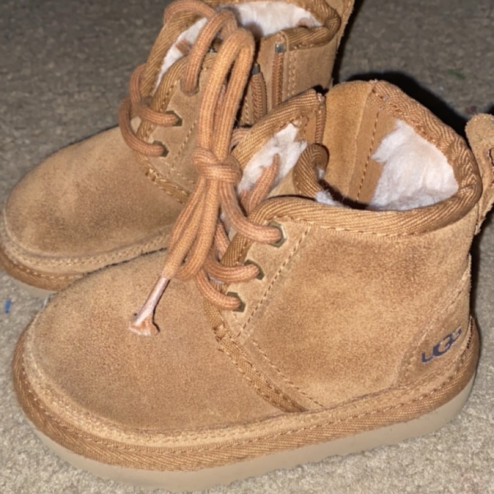 7c toddler UGGs